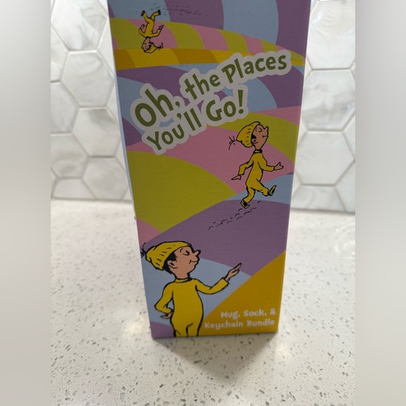 Dr.  Seuss Oh the Places You'll Go Mug, Socks & Key Chain Gift Set NEW IN BOX - Picture 7 of 9